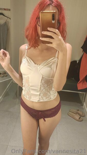 vannesita21 Foto Desnuda Filtrada OnlyFans 13