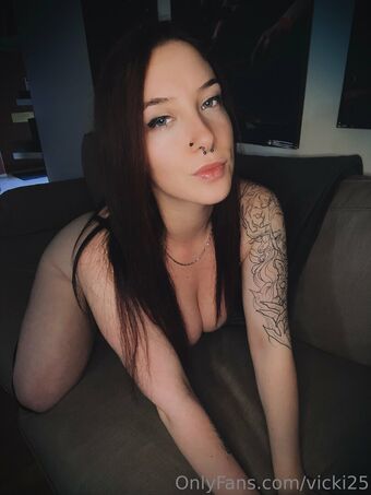 vicki25