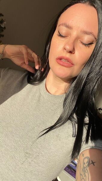 waking_queen