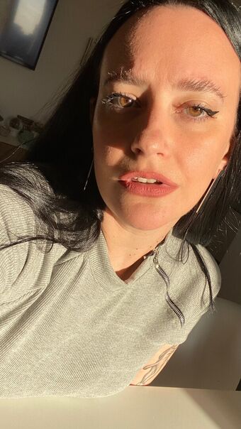 waking_queen