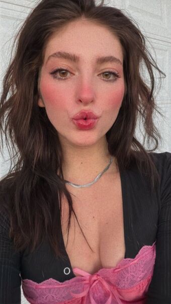 Willow Shields Foto Desnuda Filtrada OnlyFans 218