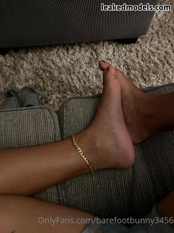 Barefootbunny3456